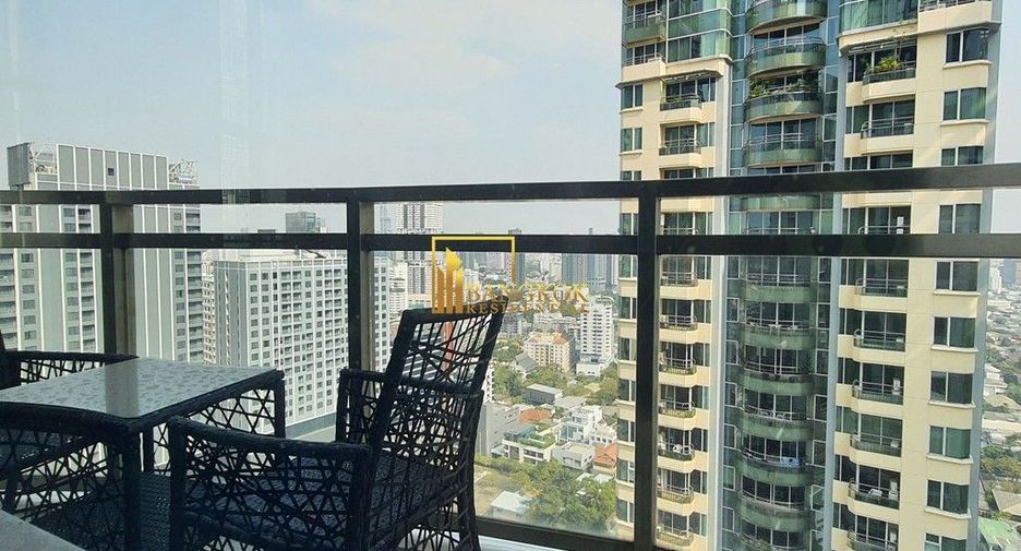 Condo en alquiler y en venta de 3 habitaciones en Khlong Toei, Bangkok