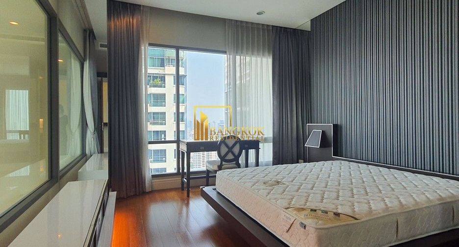Condo en alquiler y en venta de 3 habitaciones en Khlong Toei, Bangkok