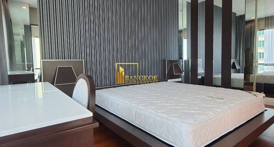 Condo en alquiler y en venta de 3 habitaciones en Khlong Toei, Bangkok