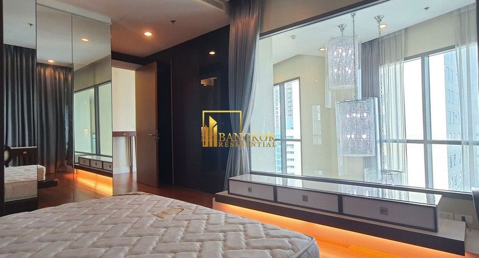 Condo en alquiler y en venta de 3 habitaciones en Khlong Toei, Bangkok