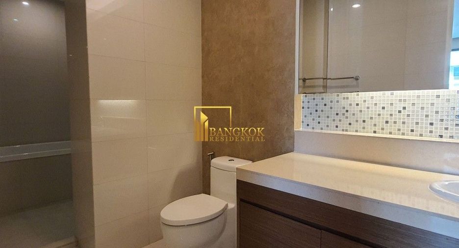 Condo en alquiler y en venta de 3 habitaciones en Khlong Toei, Bangkok