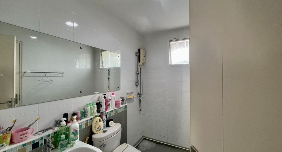 For sale 3 bedrooms house in Khlong Luang, Pathum Thani