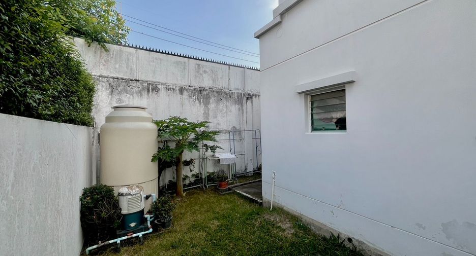 For sale 3 bedrooms house in Khlong Luang, Pathum Thani