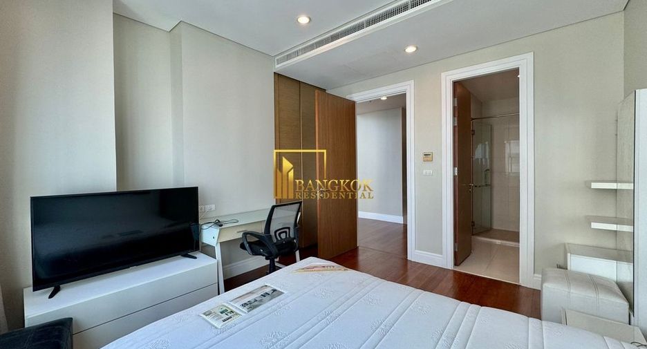 Condo en alquiler y en venta de 3 habitaciones en Khlong Toei, Bangkok