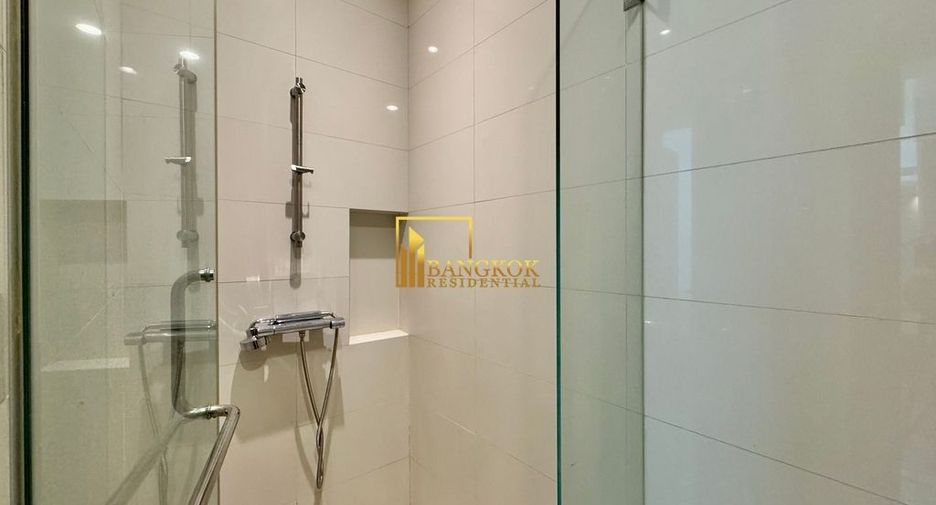 Condo en alquiler y en venta de 3 habitaciones en Khlong Toei, Bangkok