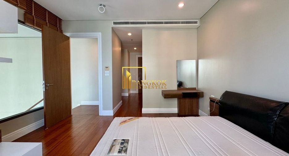 Condo en alquiler y en venta de 3 habitaciones en Khlong Toei, Bangkok