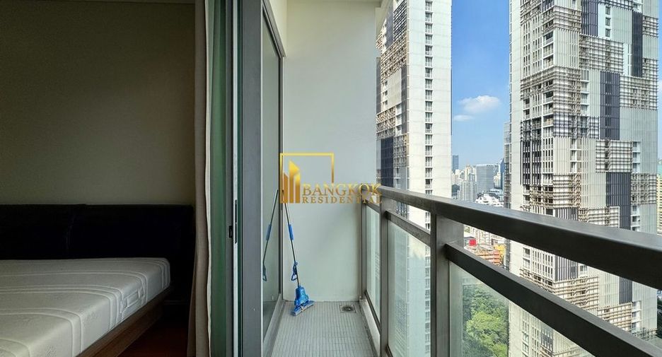 Condo en alquiler y en venta de 3 habitaciones en Khlong Toei, Bangkok
