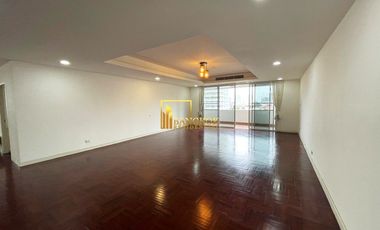 Condo en alquiler y en venta de 3 habitaciones en Watthana, Bangkok