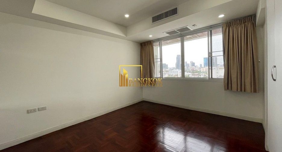 Condo en alquiler y en venta de 3 habitaciones en Watthana, Bangkok