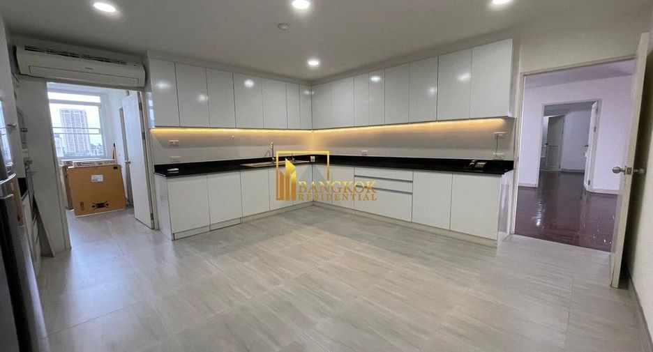 Condo en alquiler y en venta de 3 habitaciones en Watthana, Bangkok