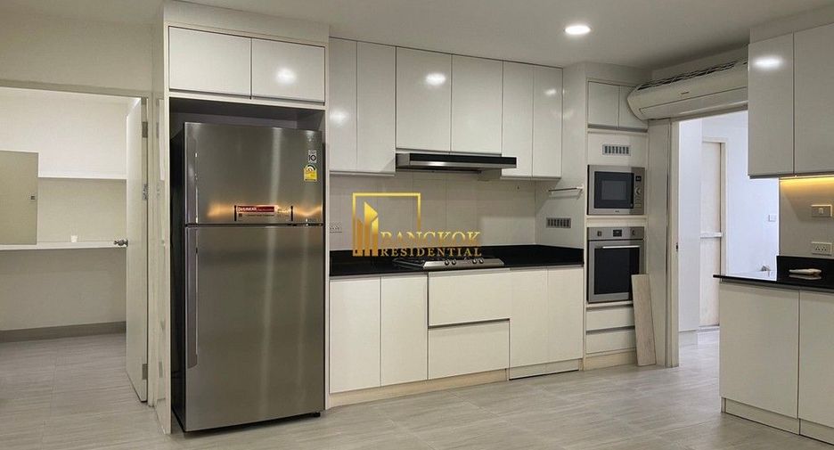 Condo en alquiler y en venta de 3 habitaciones en Watthana, Bangkok