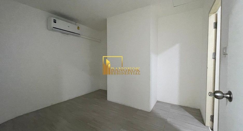 Condo en alquiler y en venta de 3 habitaciones en Watthana, Bangkok