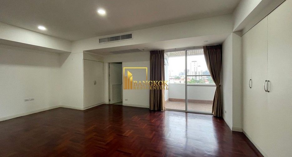 Condo en alquiler y en venta de 3 habitaciones en Watthana, Bangkok