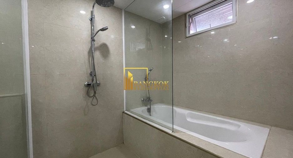 Condo en alquiler y en venta de 3 habitaciones en Watthana, Bangkok