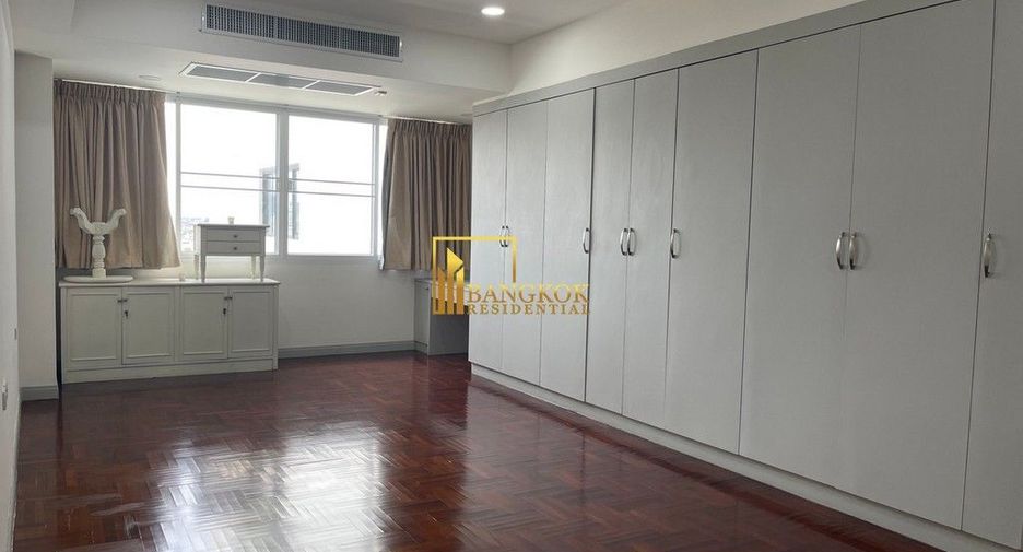 Condo en alquiler y en venta de 3 habitaciones en Watthana, Bangkok