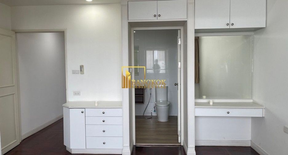 Condo en alquiler y en venta de 3 habitaciones en Watthana, Bangkok