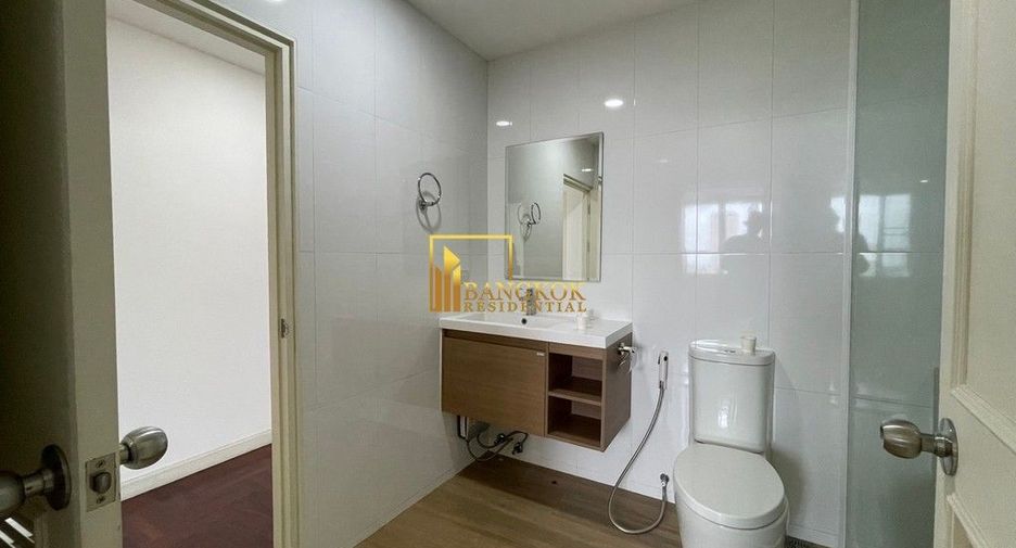 Condo en alquiler y en venta de 3 habitaciones en Watthana, Bangkok