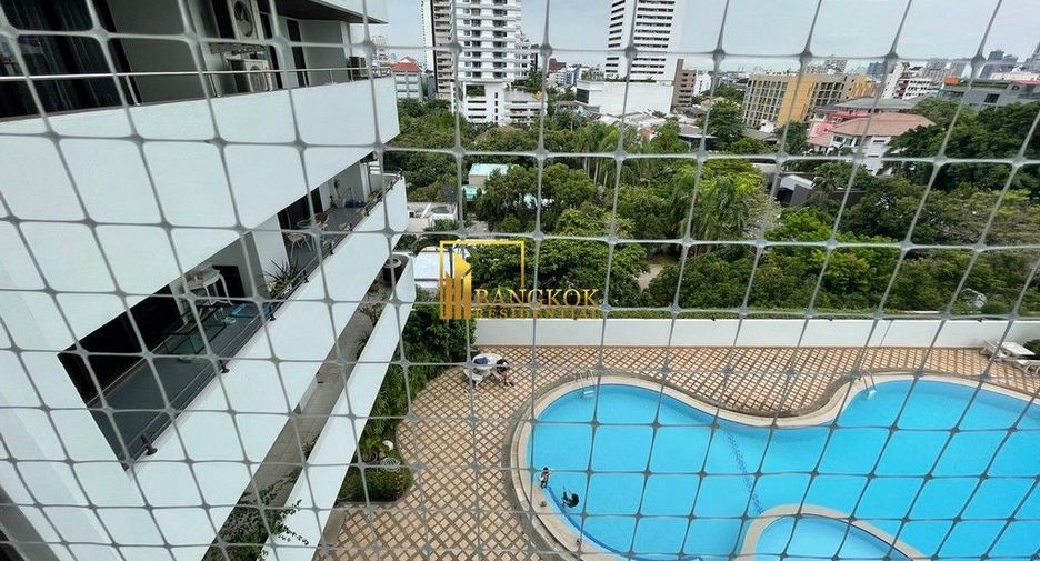 Condo en alquiler y en venta de 3 habitaciones en Watthana, Bangkok