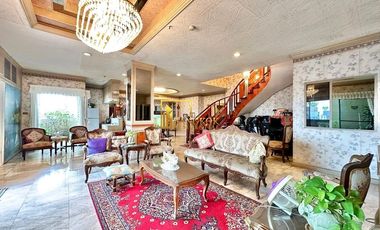 For sale 4 bedrooms condo in Watthana, Bangkok