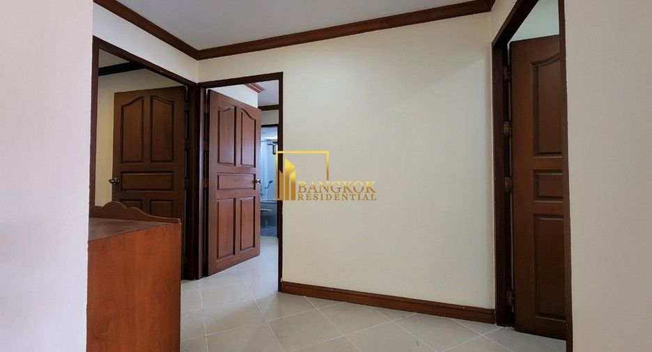 Condo en alquiler y en venta de 3 habitaciones en Khlong Toei, Bangkok