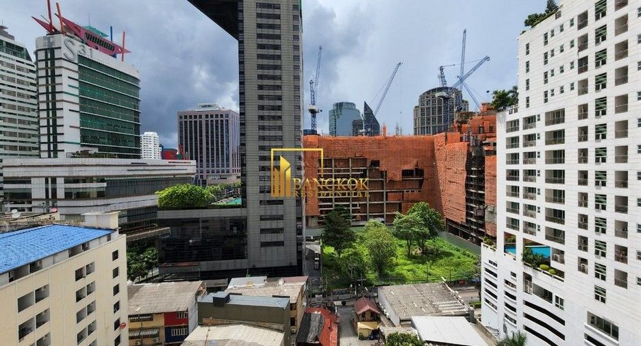 Condo en alquiler y en venta de 3 habitaciones en Khlong Toei, Bangkok
