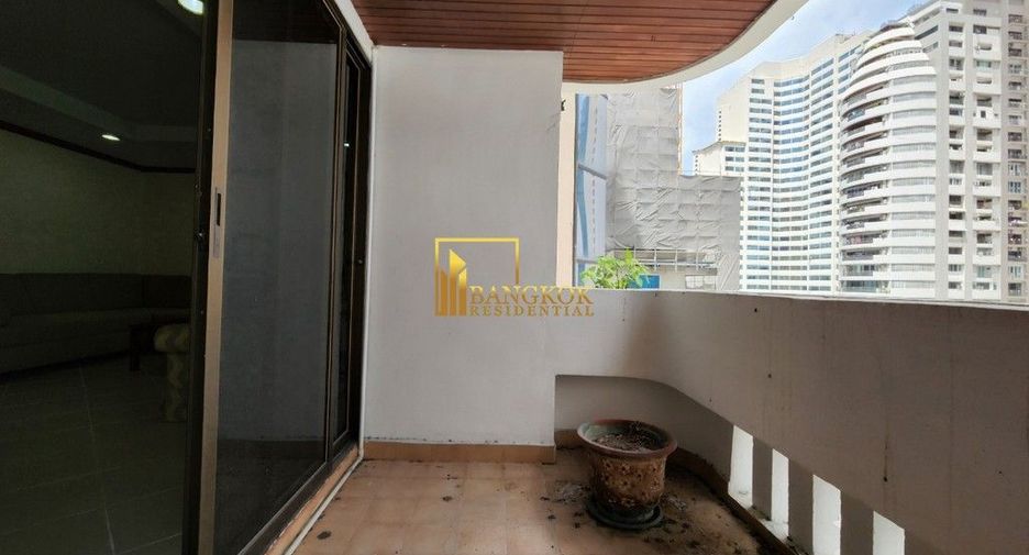Condo en alquiler y en venta de 3 habitaciones en Khlong Toei, Bangkok