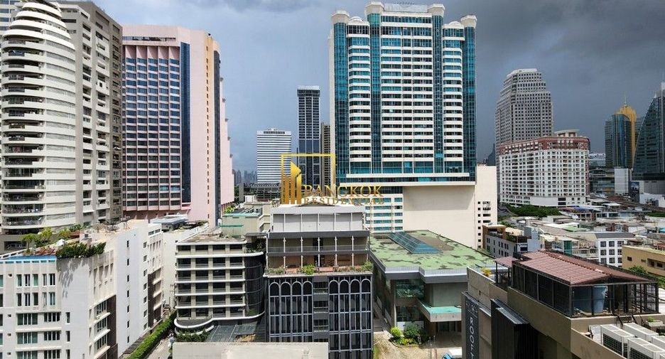 Condo en alquiler y en venta de 3 habitaciones en Khlong Toei, Bangkok