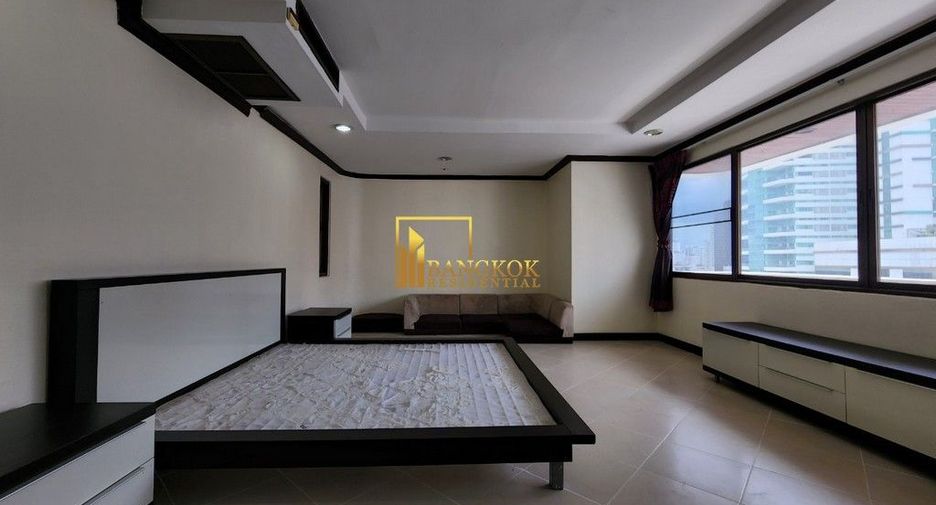 Condo en alquiler y en venta de 3 habitaciones en Khlong Toei, Bangkok