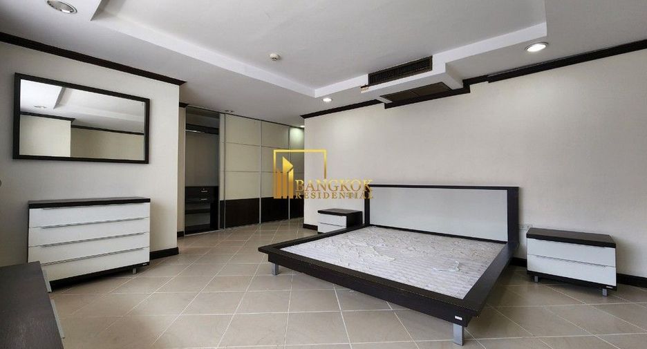 Condo en alquiler y en venta de 3 habitaciones en Khlong Toei, Bangkok
