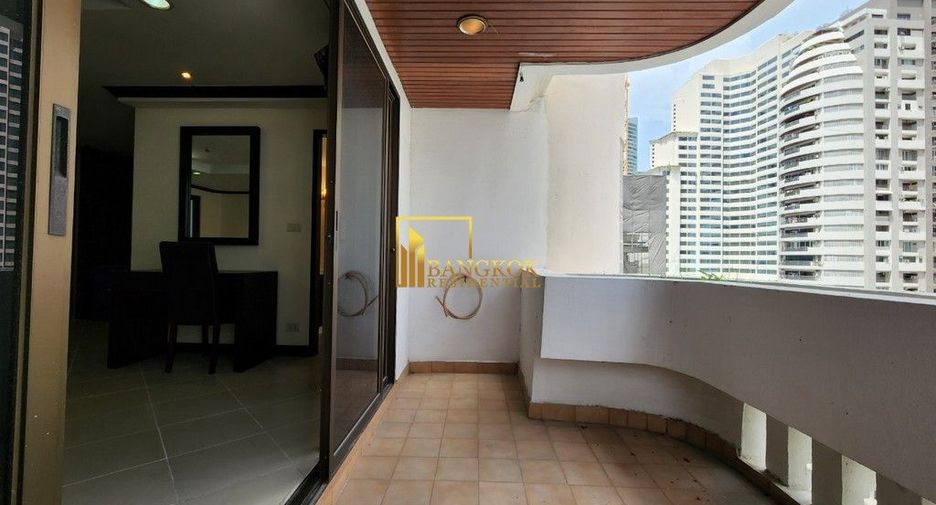 Condo en alquiler y en venta de 3 habitaciones en Khlong Toei, Bangkok