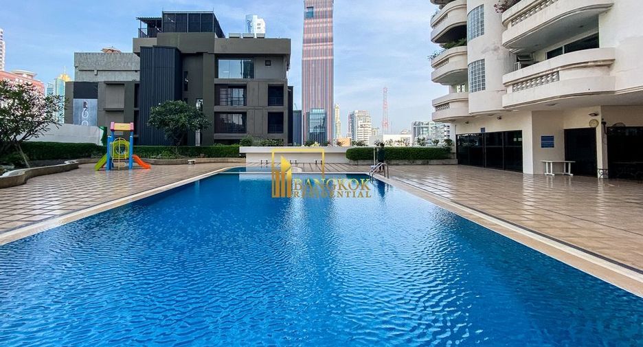 Condo en alquiler y en venta de 3 habitaciones en Khlong Toei, Bangkok