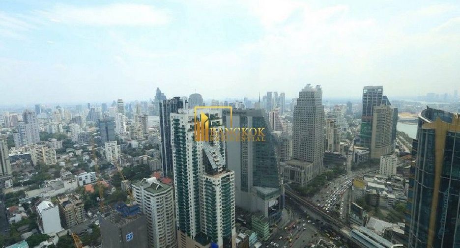 Condo en alquiler y en venta de 3 habitaciones en Khlong Toei, Bangkok