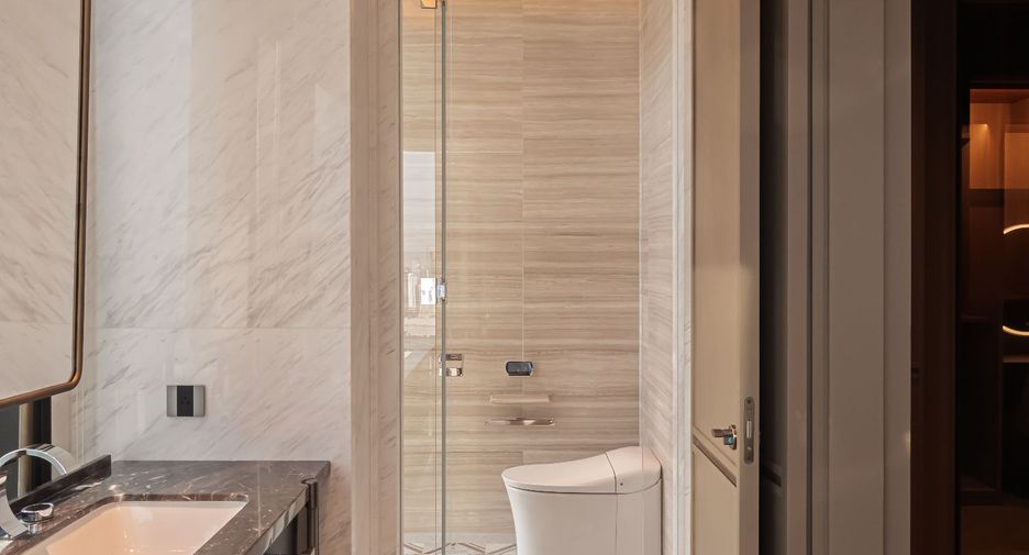 Condo en alquiler y en venta de 2 habitaciones en Sathon, Bangkok