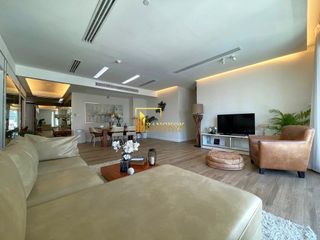 À louer et à vendre 3 chambres condo à Khlong Toei, Bangkok