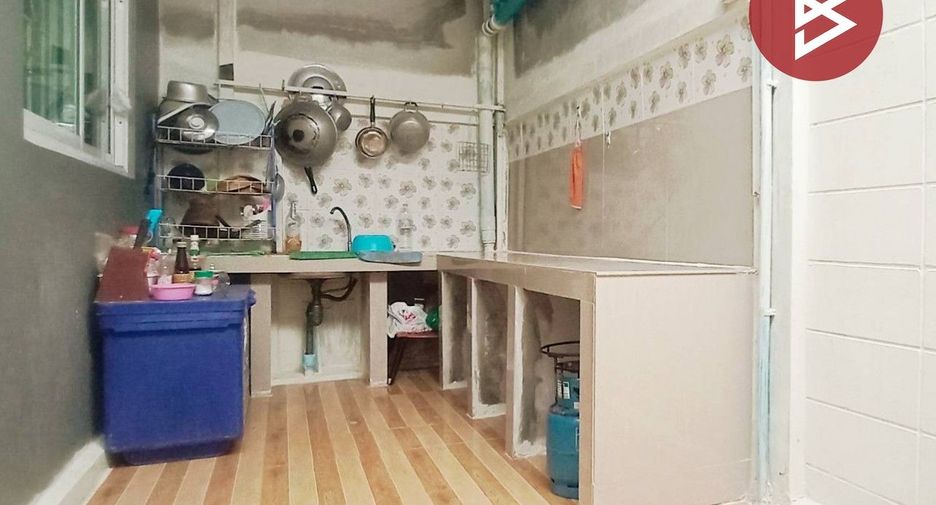 For sale 3 bedrooms townhouse in Prawet, Bangkok