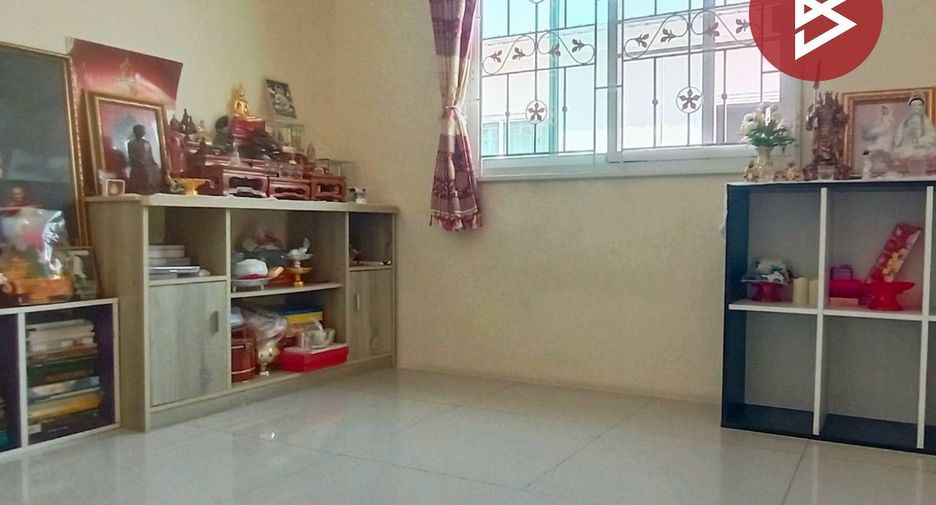 For sale 3 bedrooms townhouse in Prawet, Bangkok