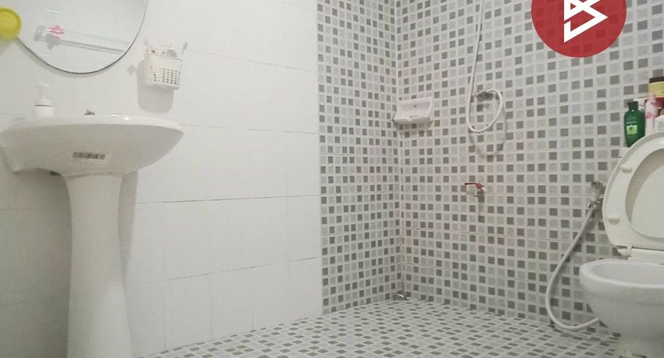 For sale 3 bedrooms townhouse in Prawet, Bangkok