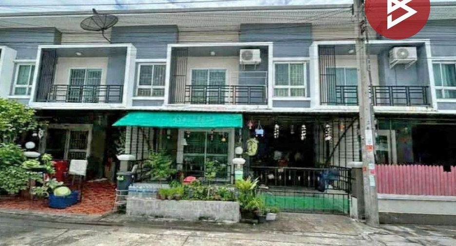 For sale 3 bedrooms townhouse in Prawet, Bangkok