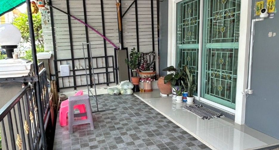 For sale 3 bedrooms townhouse in Prawet, Bangkok