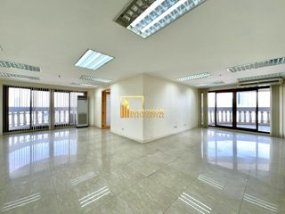 À louer et à vendre 2 chambres condo à Bang Rak, Bangkok