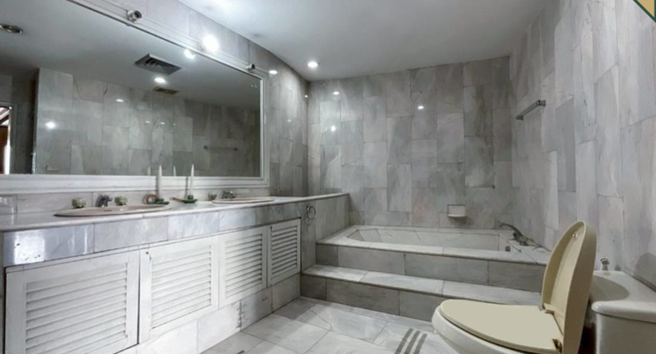 Condo en venta de 3 habitaciones en Sathon, Bangkok