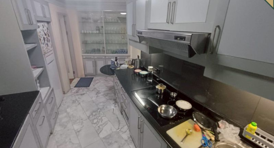 For sale 3 bedrooms condo in Sathon, Bangkok