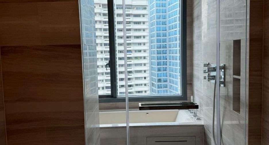 For sale 2 bedrooms condo in Khlong Toei, Bangkok