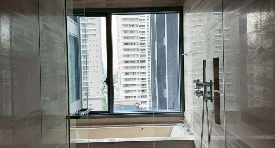 Продажа 2 спальни кондо в Кхлонг Тоеи, Бангкок