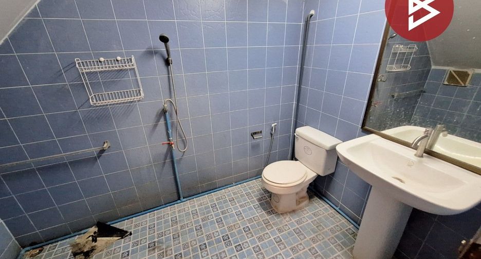 For sale 3 bedrooms retail Space in Wang Thonglang, Bangkok