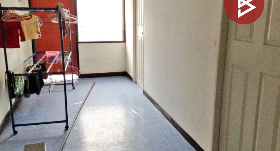 For sale 3 bedrooms retail Space in Wang Thonglang, Bangkok