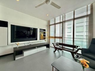 À louer et à vendre 4 chambres condo à Watthana, Bangkok