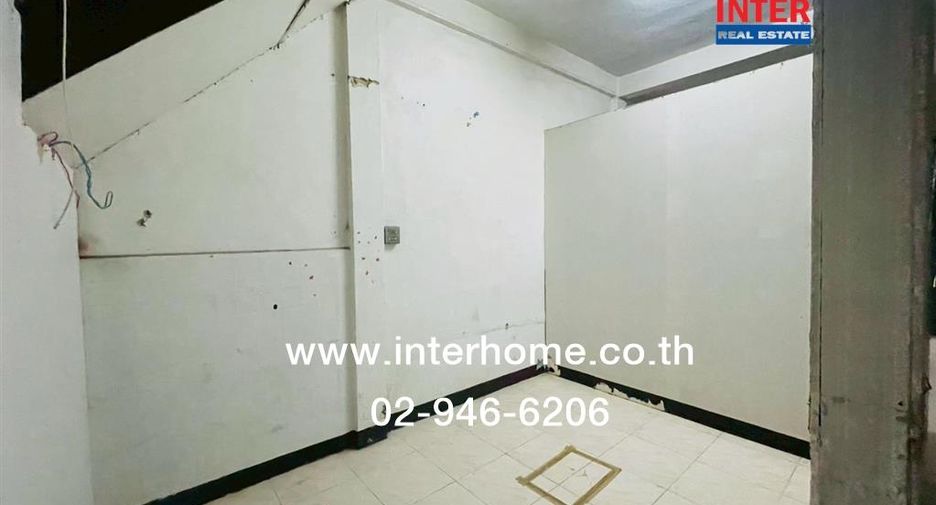 For sale 3 bedrooms retail Space in Rat Burana, Bangkok
