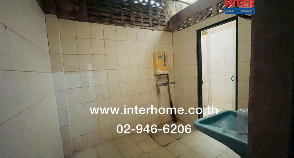 For sale 3 bedrooms retail Space in Rat Burana, Bangkok