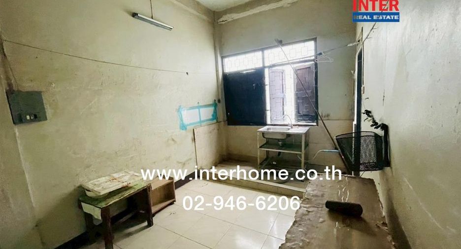 For sale 3 bedrooms retail Space in Rat Burana, Bangkok